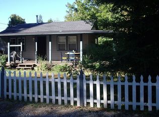 34 Rose Ln, Redding, CA 96003