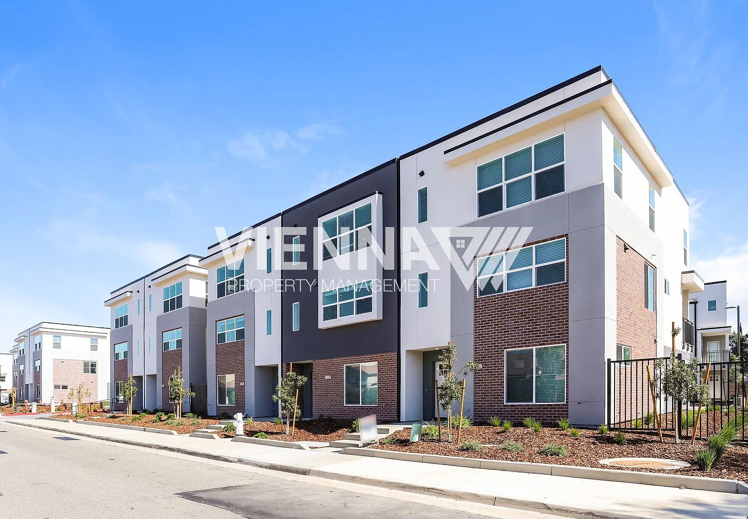 3 bed, 3.5 bath, 1956 sqft, $2,645 — Photo 1
