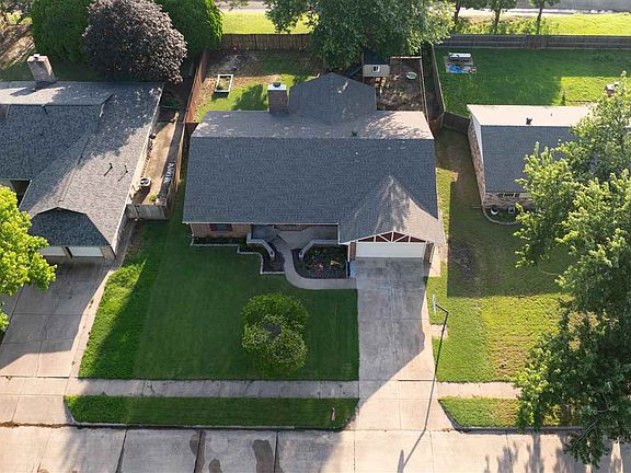 4th image of 2432 Kingston Rd