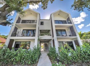 320 NE 126th St, North Miami, FL 33161