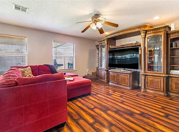5th image of 44 Marigold Ln