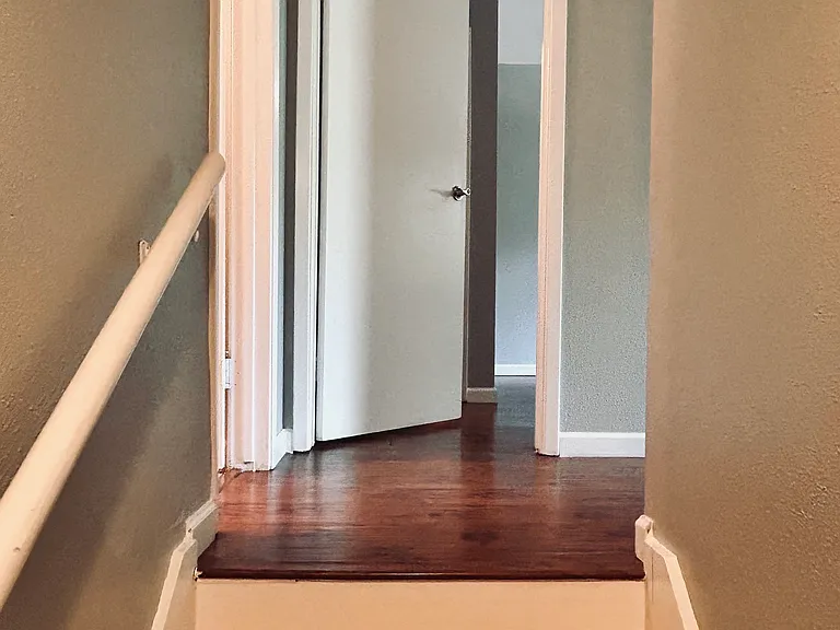 720 Memorial Mews St #B — Photo 9
