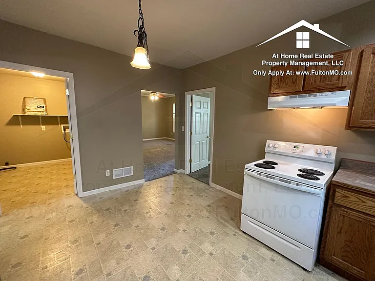 821 Court St #B — Photo 10