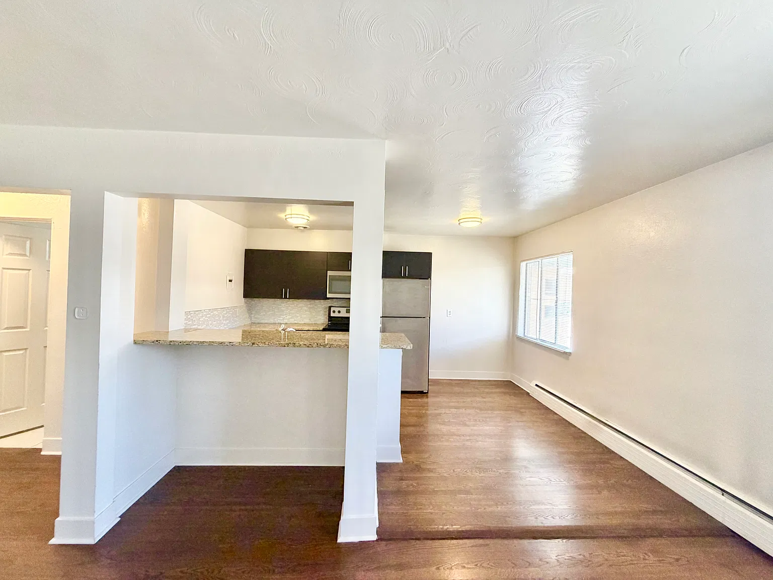 2 bed, 680 sqft, $1,425 — Photo 3