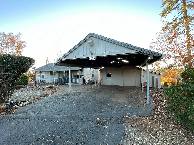6029 Williams Dr — Photo 20