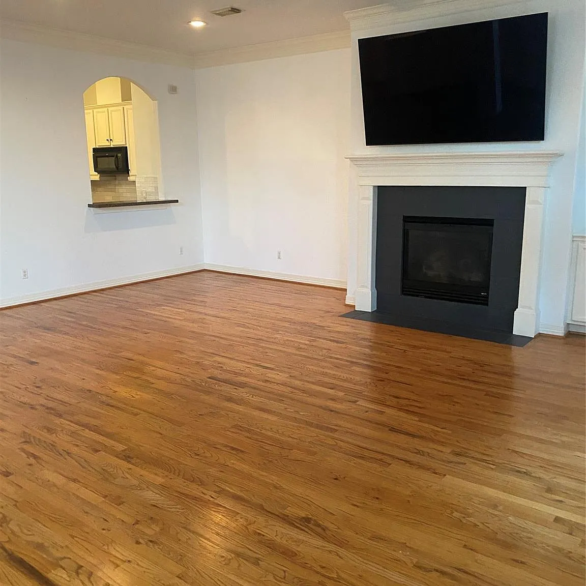 3 bed, 3.5 bath, 2461 sqft, $2,750 — Photo 4