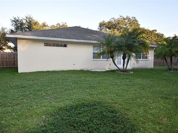 4th image of 4390 Iola Dr