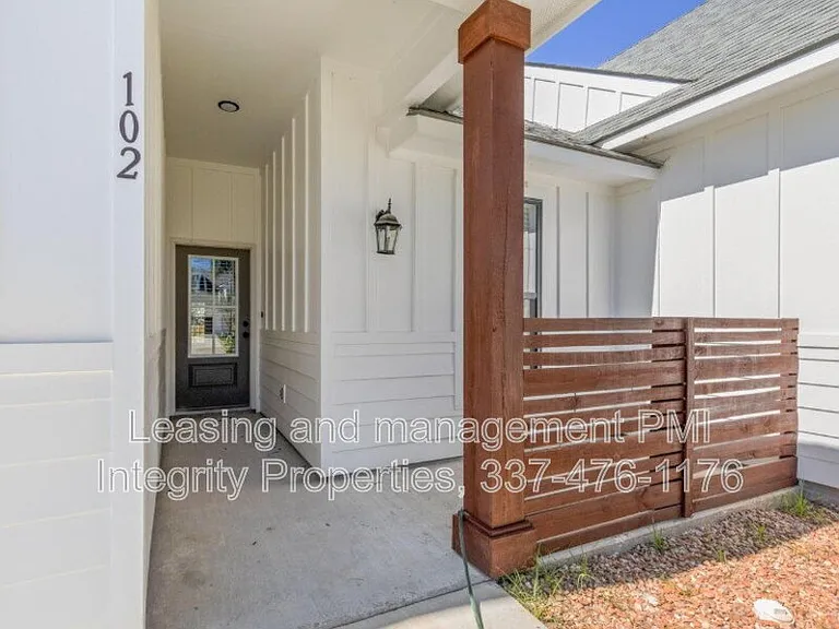 102 Foster Grove Dr — Photo 2