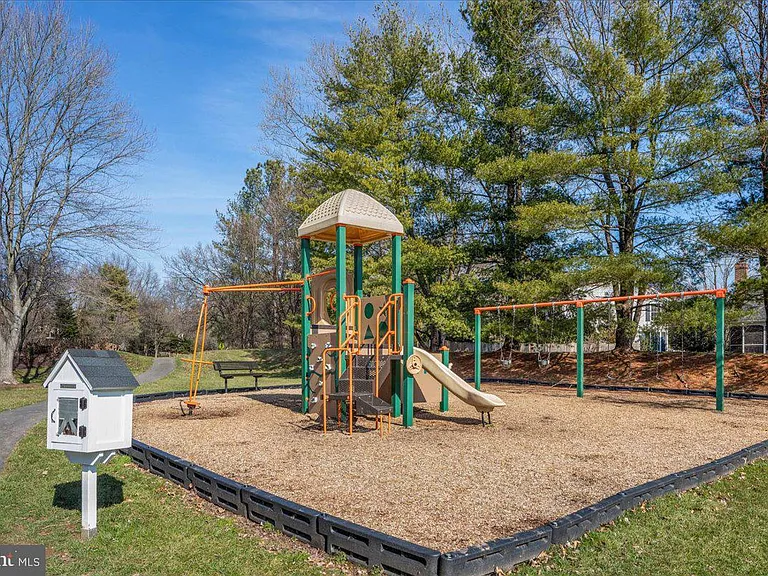 13116 Nestlewood Ct — Photo 47