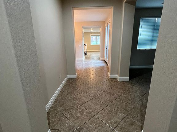 4th image of 25225 Lemongrass St