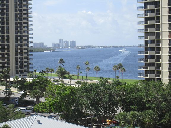 4th image of 120 Lakeshore Dr APT 836