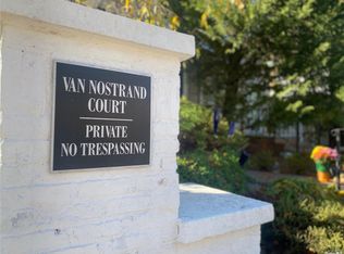 30 Van Nostrand Ct, Flushing, NY 11362