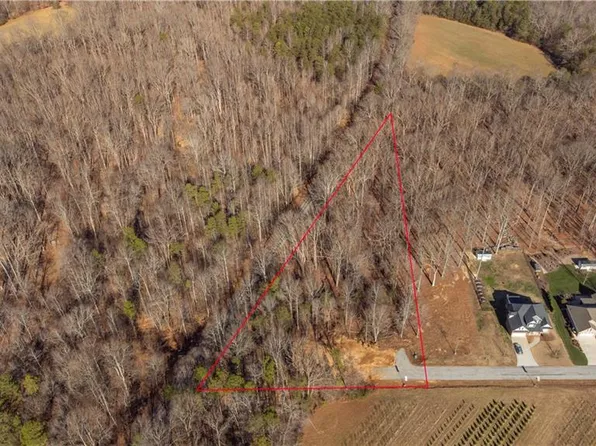 202 Belle Arbor Dr, Winston Salem, NC 27107