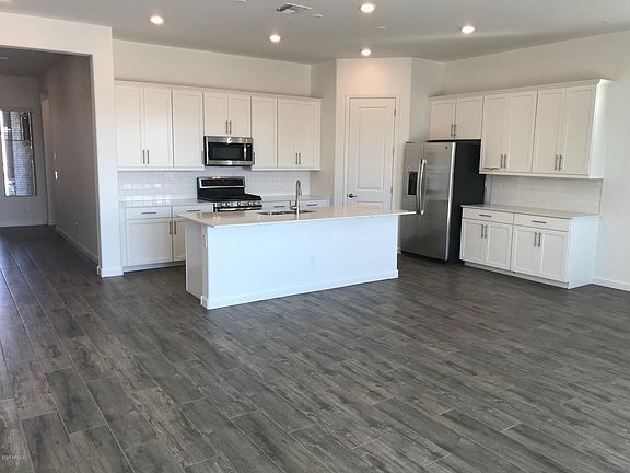 4th image of 21489 E WAVERLY Drive
