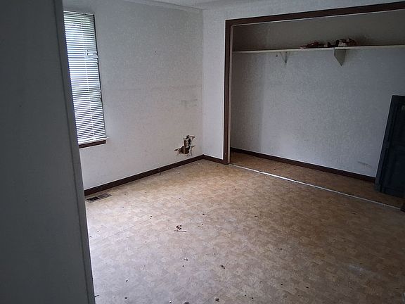 3rd image of 26765 Dutchtown Rd