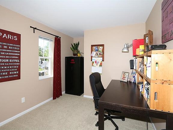 4th image of 1104 Avon Ct