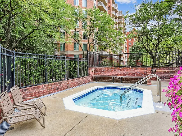 7500 Woodmont Ave #217 — Photo 24