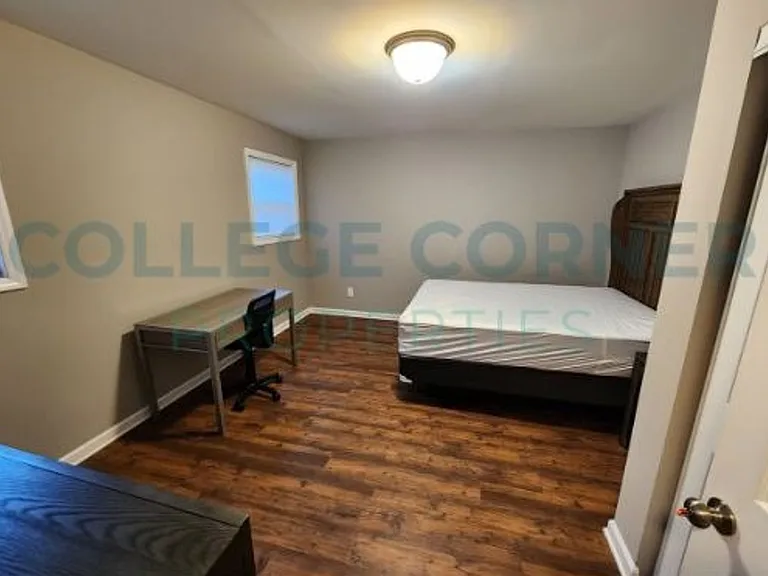 639 S Poplar St #C — Photo 36