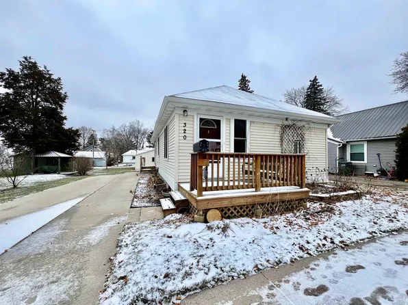 320 11th St, Baraboo, WI 53913