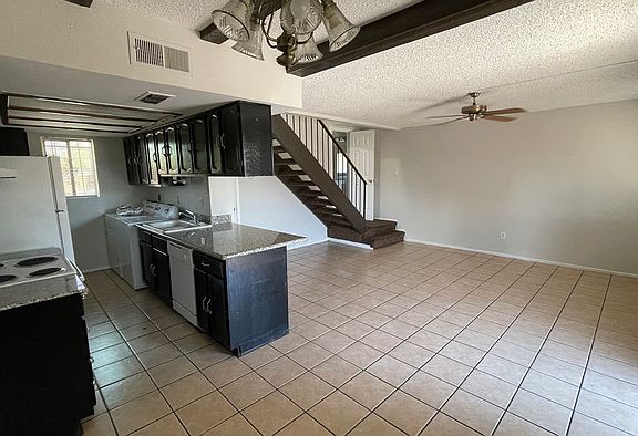 2nd image of 1504 E Indianola Ave