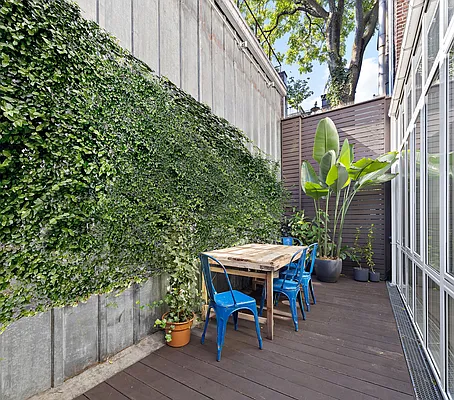 Sold by Compass | media 8