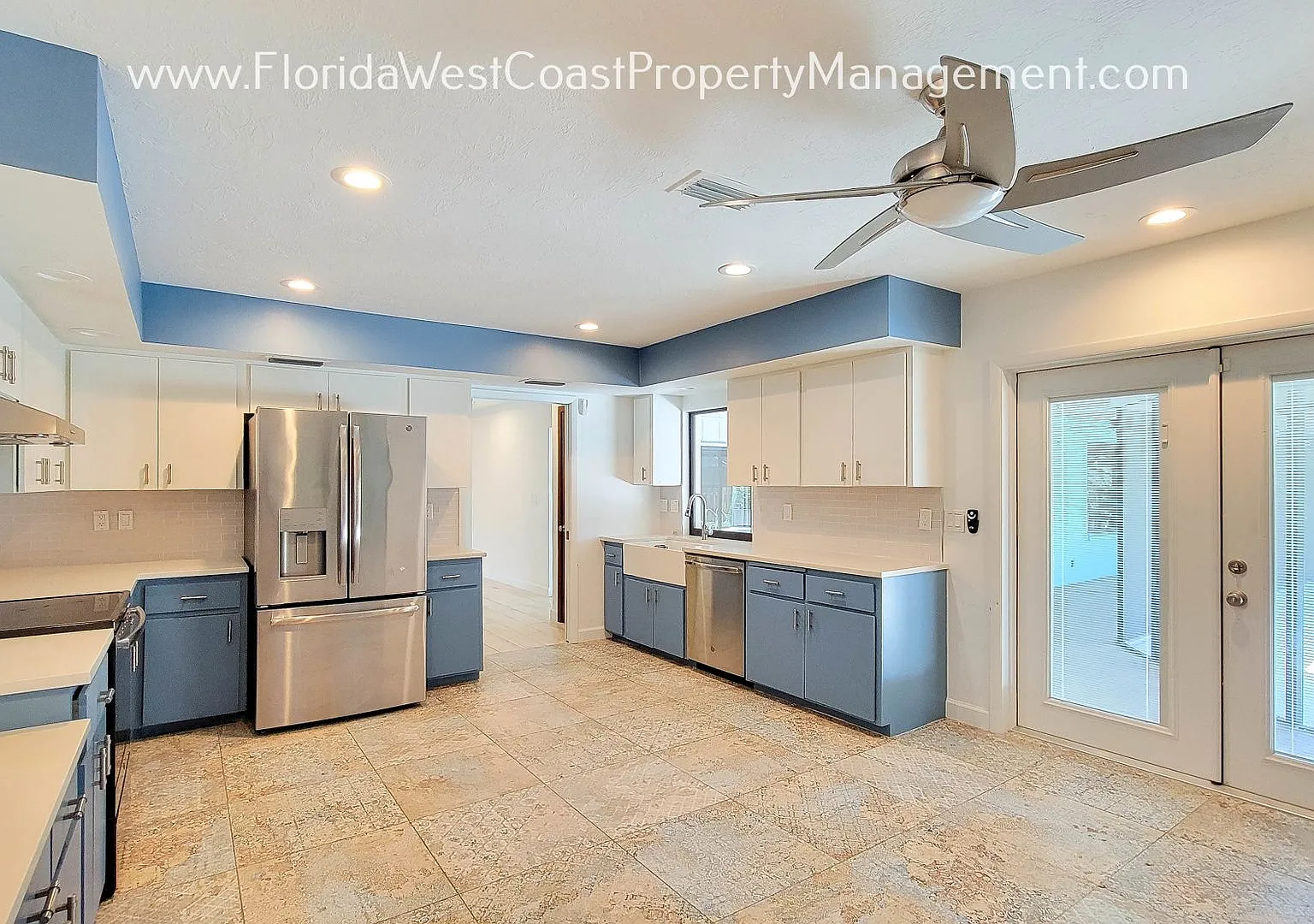 Sarasota Pool Home! Pet Friendly! 4 Bedroom/3 Bath! Super Location! — Photo 2