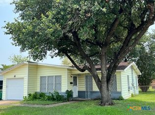 2709 Meadowlark St, Victoria, TX 77901