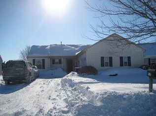 527 Iona Ln, Harvard, IL 60033