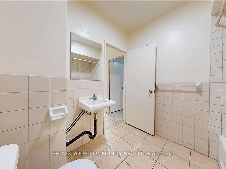 2645 Keele St #1A — Photo 17