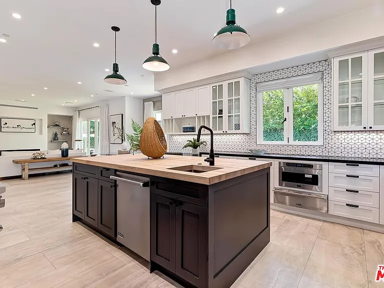 9767 Monte Mar Dr — Photo 16