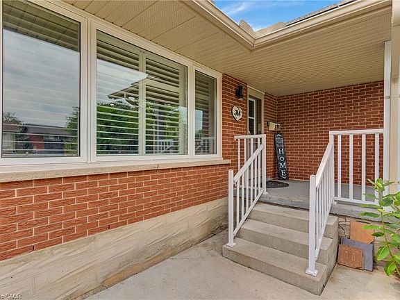 4th image of 744 Birchwood Ave