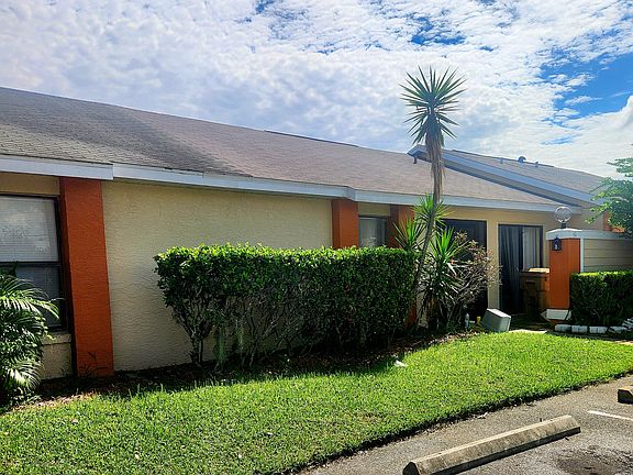 2nd image of 31 Silver Oak Cir