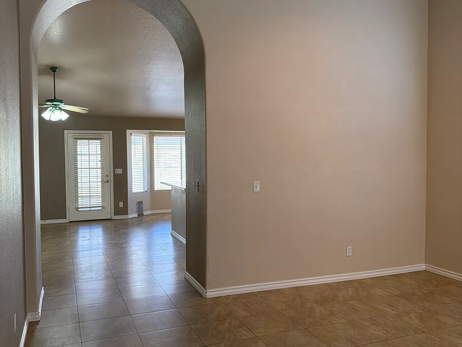 4 bed, 1751 sqft, $2,200 — Photo 1