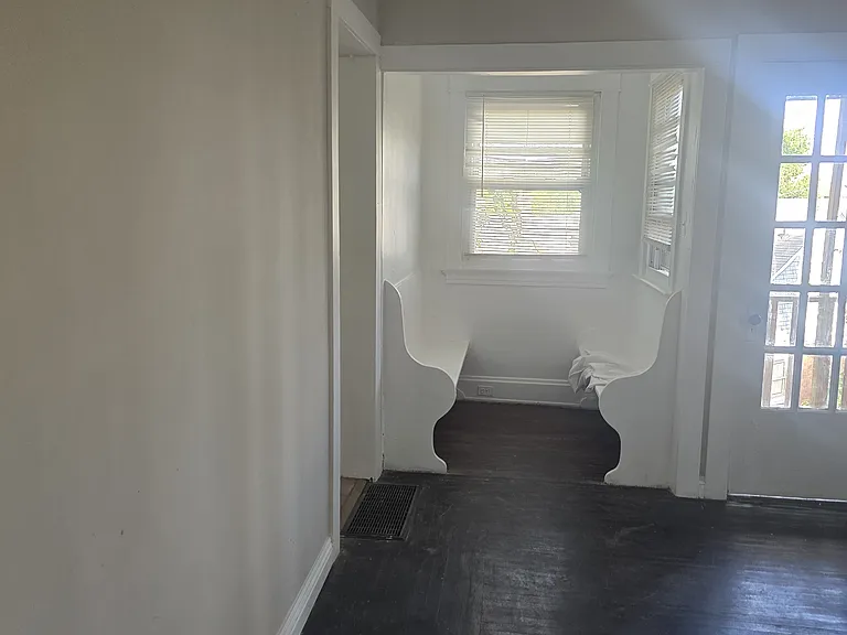 2516 Cleinview Ave — Photo 8