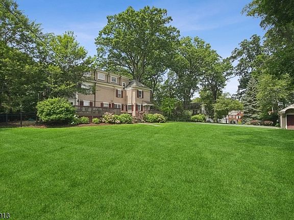 2nd image of 29 Hillcrest Rd