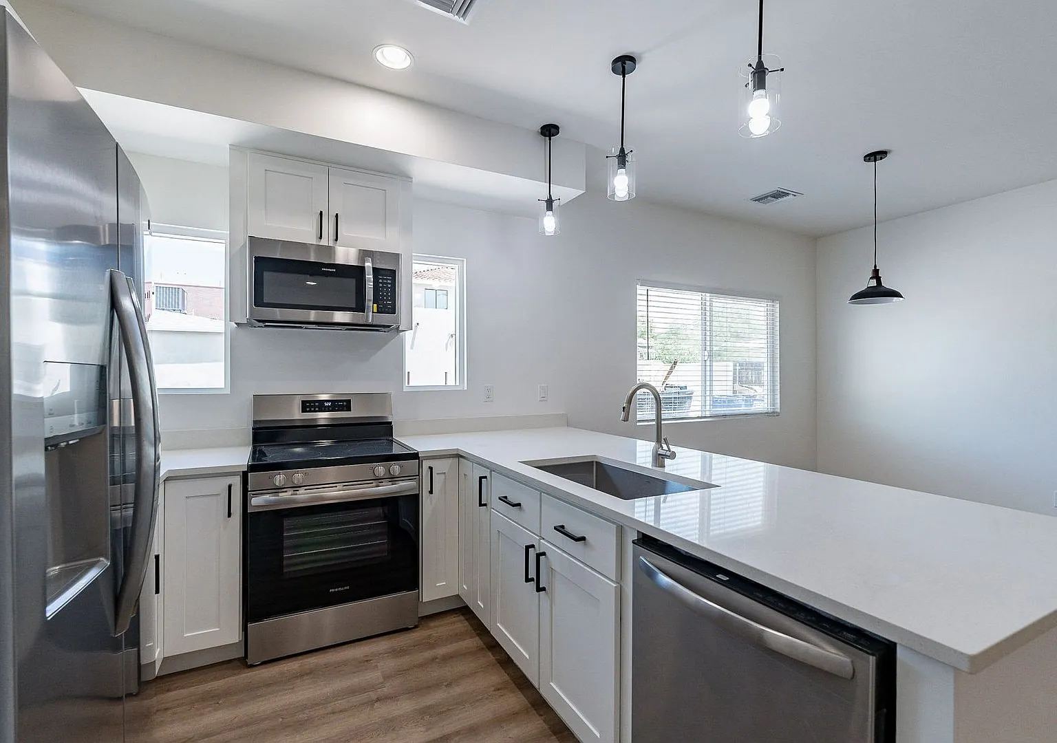 332 & 334 N. Warren Ave. — Photo 4