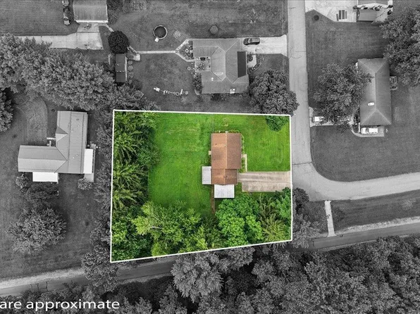 15 E Mound St, Fredericktown, OH 43019