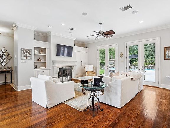 5th image of 121 Riverwood Dr