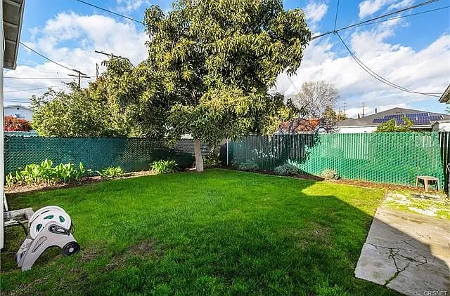 2530 S Bentley Ave — Photo 23