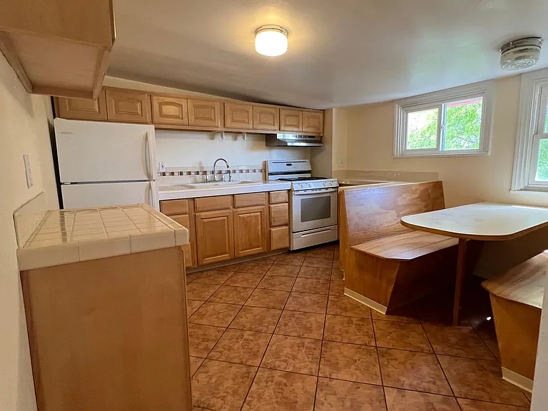 367 N Lima St #A — Photo 3