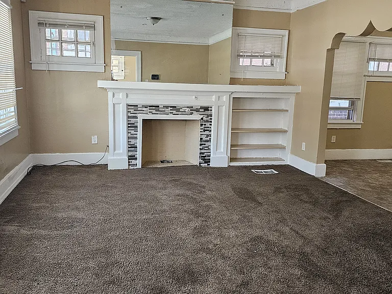 2979 Glendale St — Photo 5