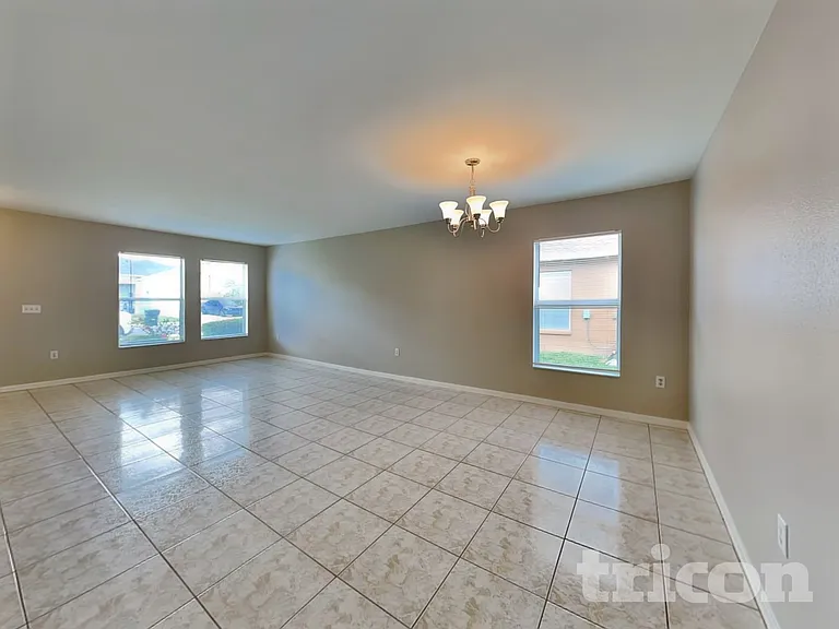 2483 Brownwood Dr — Photo 4