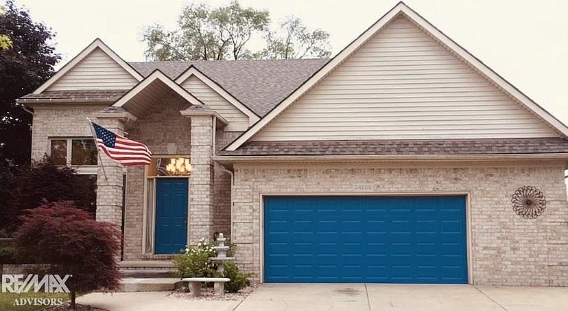 1st image of 24166 Oak Grove Blvd