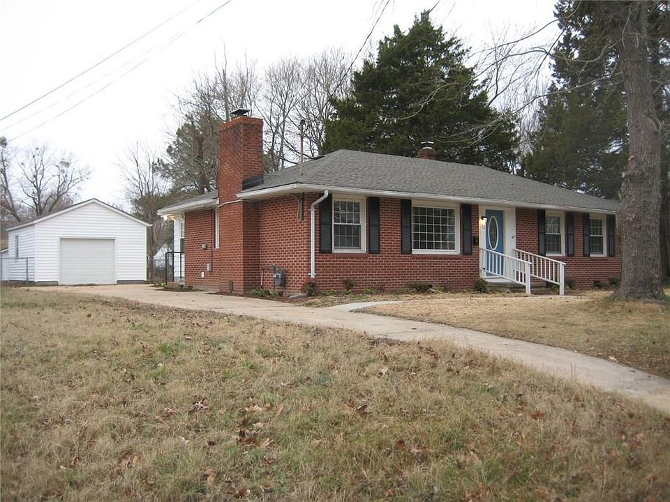 1st image of 12 Kingwood Dr