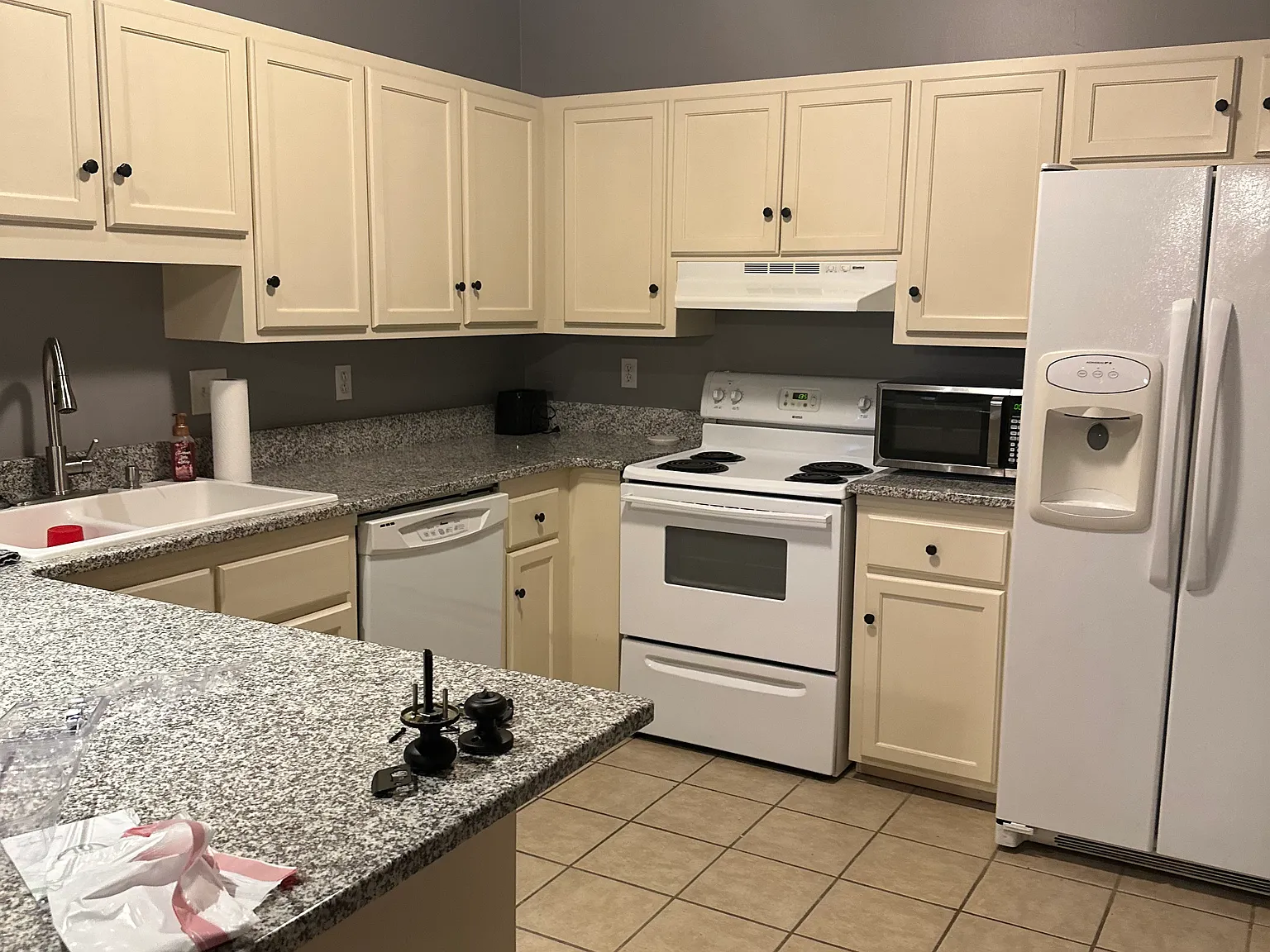 3 bed, 1363 sqft, $2,550 — Photo 3