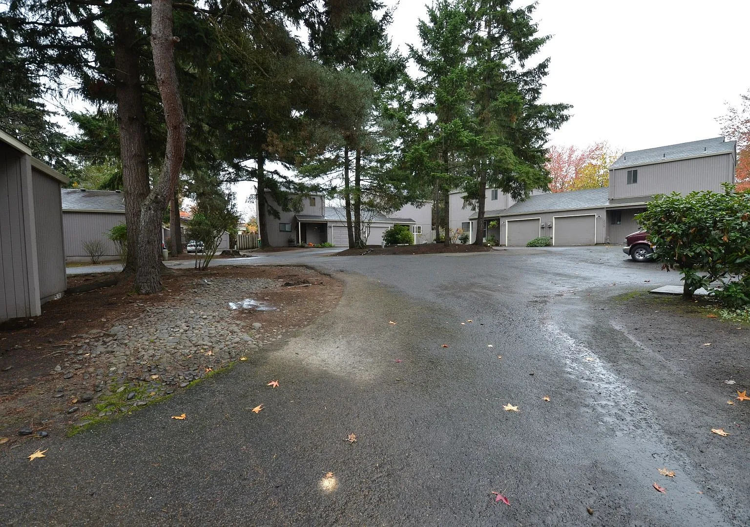 Charming 2-bedroom Townhome Near Downtown Beaverton! — Photo 2