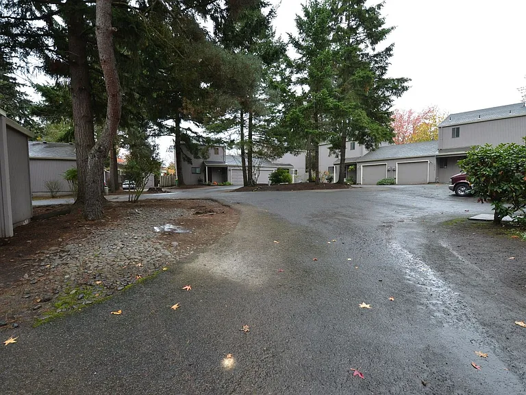 12300 SW Sussex St — Photo 2