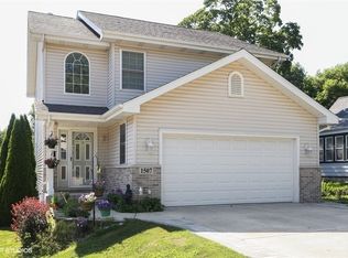 1507 Burry St, Joliet, IL 60435