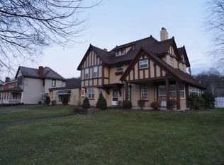 1010 Neptune Ave, Chester, WV 26034