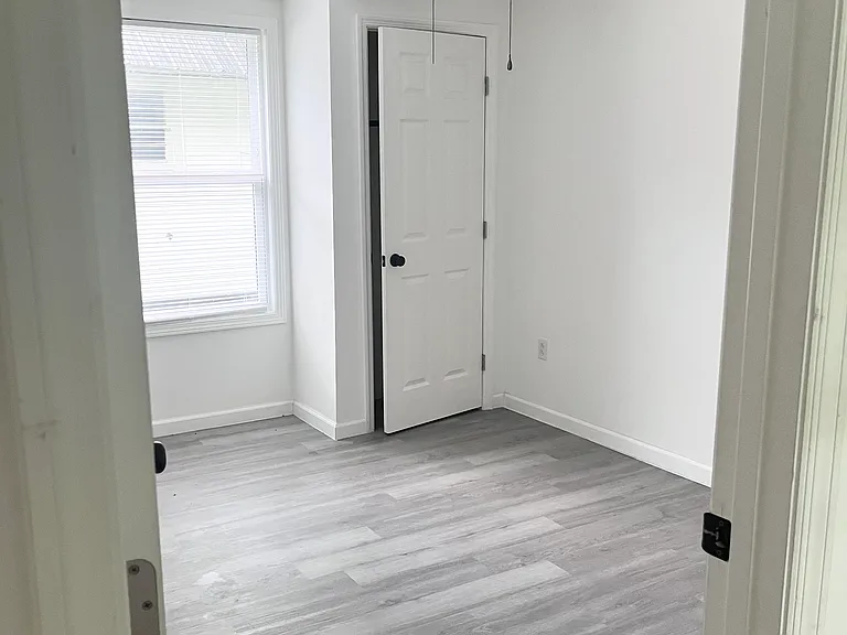 1410 Jones St — Photo 10